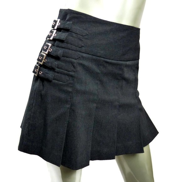 kenzie Dresses & Skirts - Kenzie Mini-Kilt Buckle Skirt 6 Gray Low Rise
